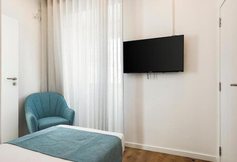اتاق استاندارد یک نفره, Madalena Hostel E Suites