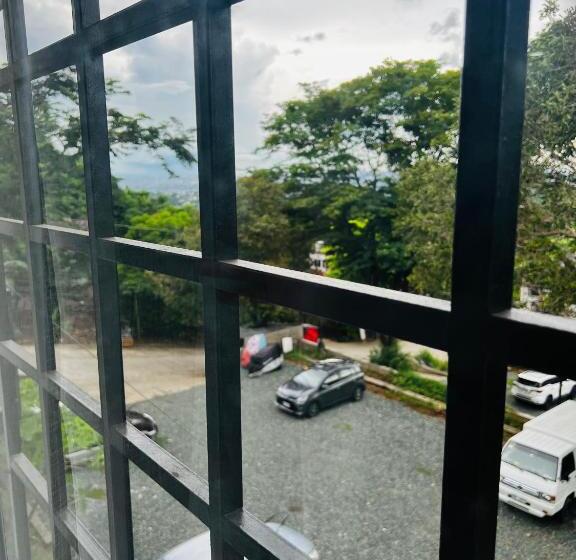 2 Bedroom Family Apartment with Views, Ataraxia Guest House