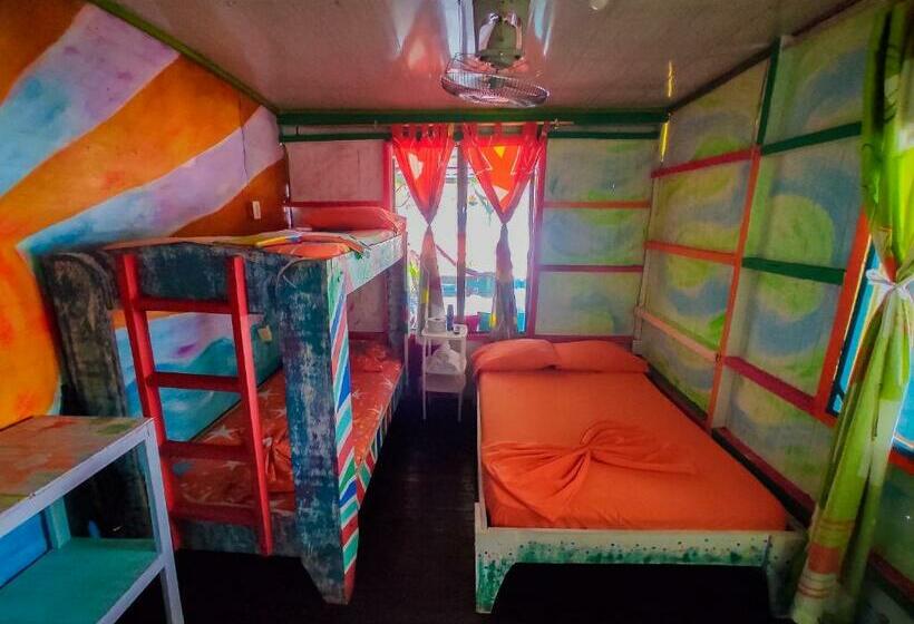 חדר סטנדרט לארבעה, Hostal Liliana