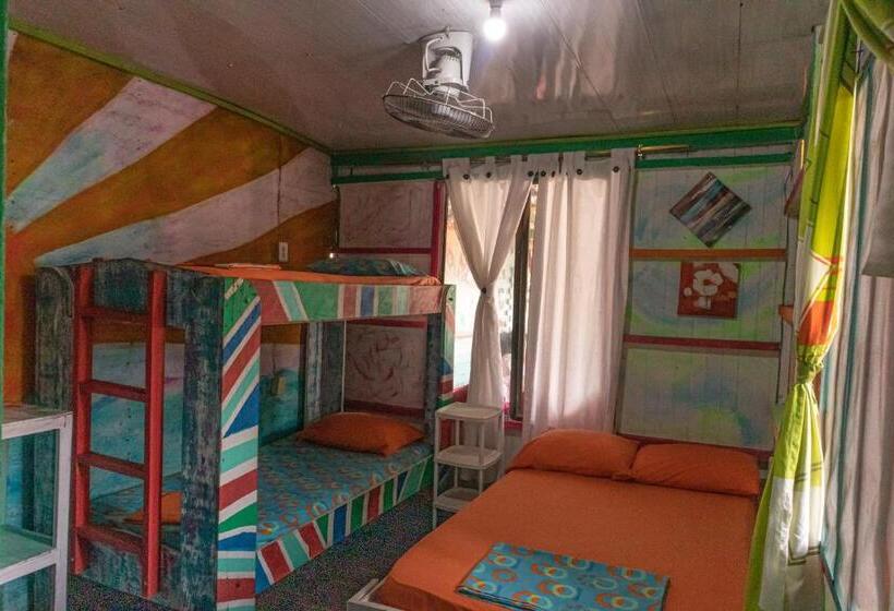 חדר סטנדרט לארבעה, Hostal Liliana