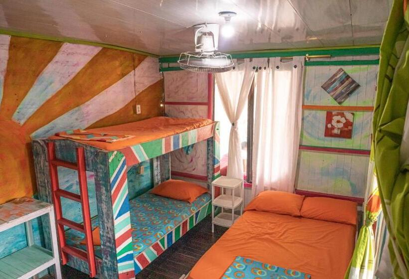 חדר סטנדרט לארבעה, Hostal Liliana