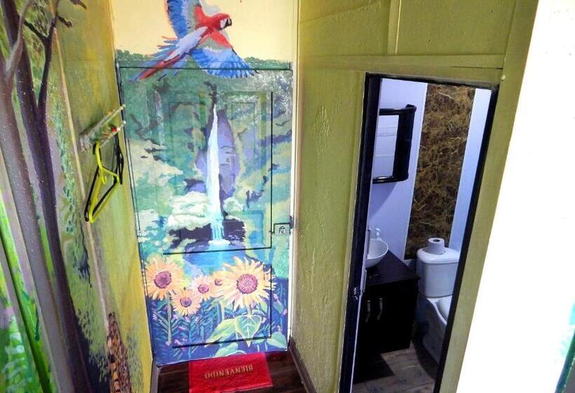 חדר סטנדרט לארבעה נוף לים, Hostal Liliana