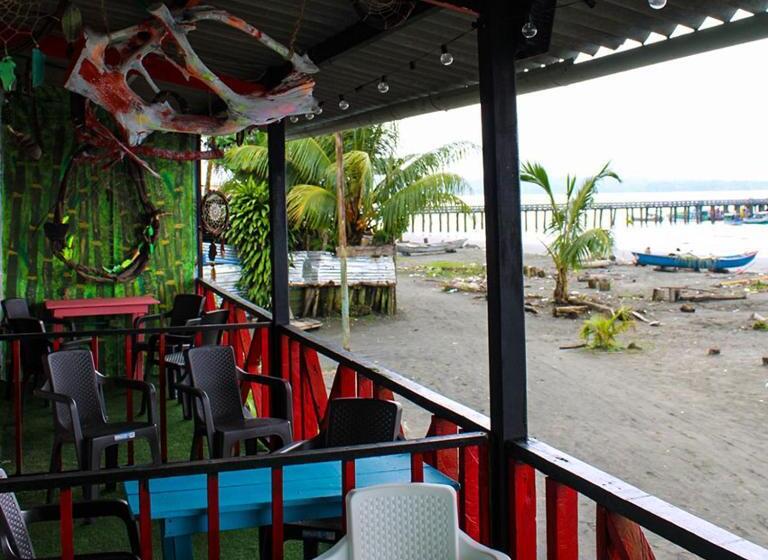 חדר סטנדרט לארבעה נוף לים, Hostal Liliana