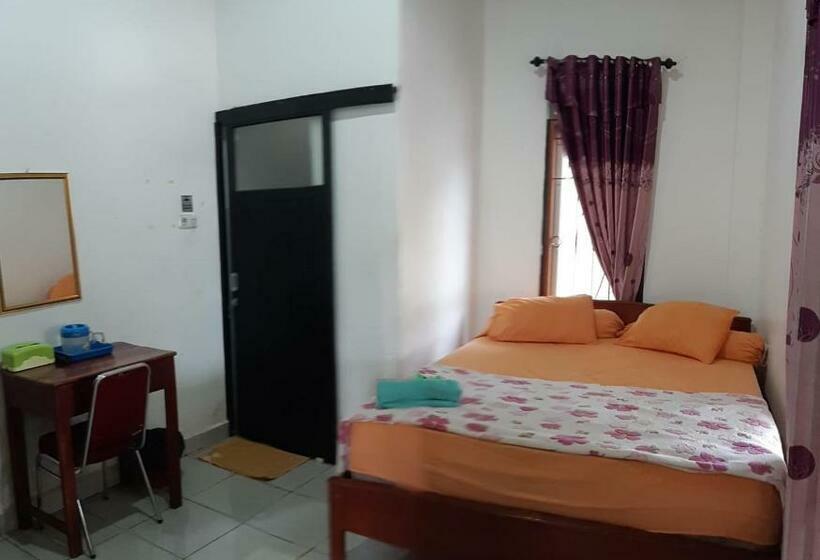 غرفة قياسية, Losmen Ibu Hj. Tarjo