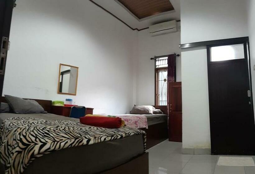 غرفة قياسية, Losmen Ibu Hj. Tarjo