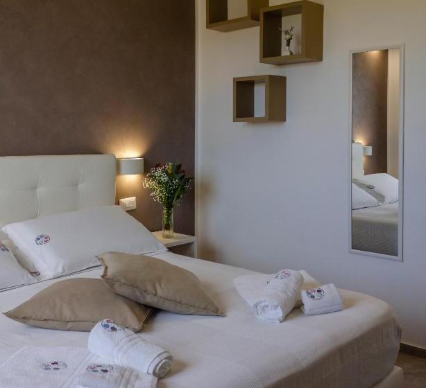 חדר סטנדרט, 5 Elementi