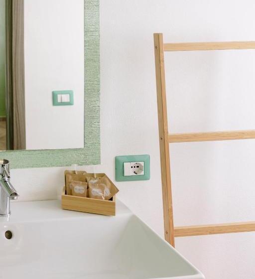 חדר סטנדרט, 5 Elementi