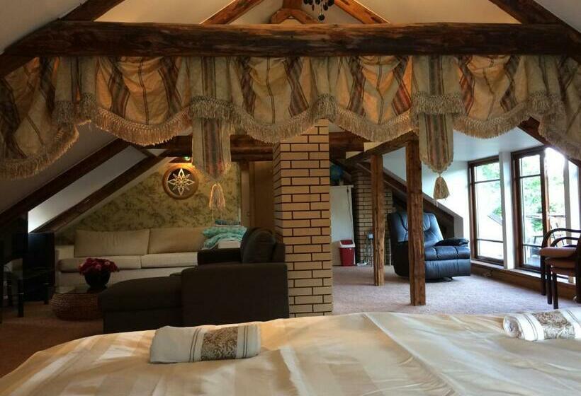 سوئیت با بالکن, Paivilla Boutique