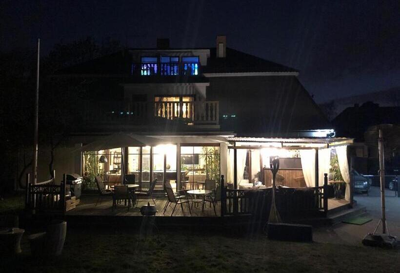 اتاق لوکس با بالکن, Paivilla Boutique