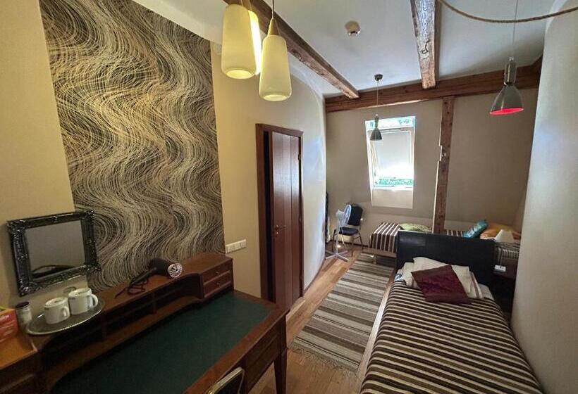 اتاق لوکس با بالکن, Paivilla Boutique