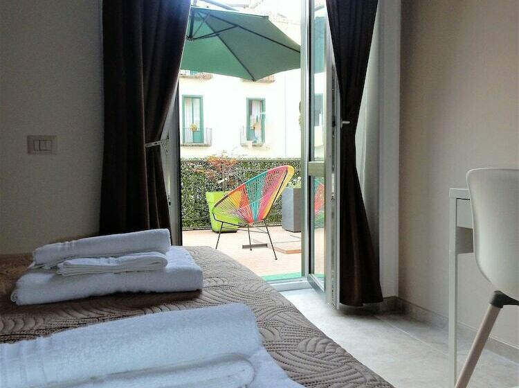 اتاق استاندارد با چشم‌انداز شهر, Roof Garden