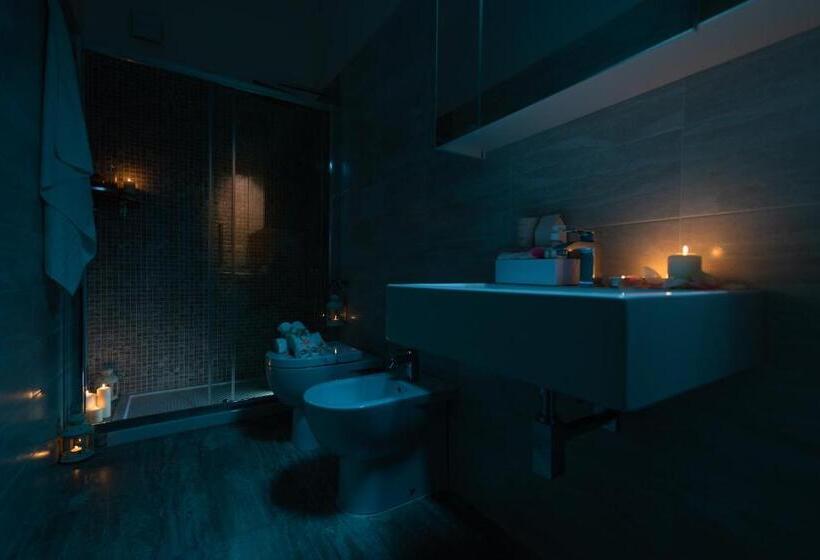 اتاق لوکس با بالکن, Roof Garden