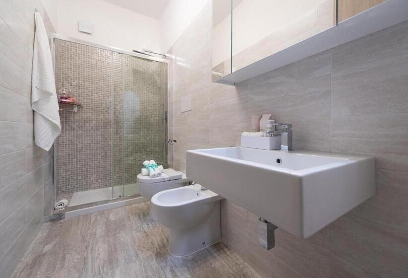 اتاق لوکس با بالکن, Roof Garden