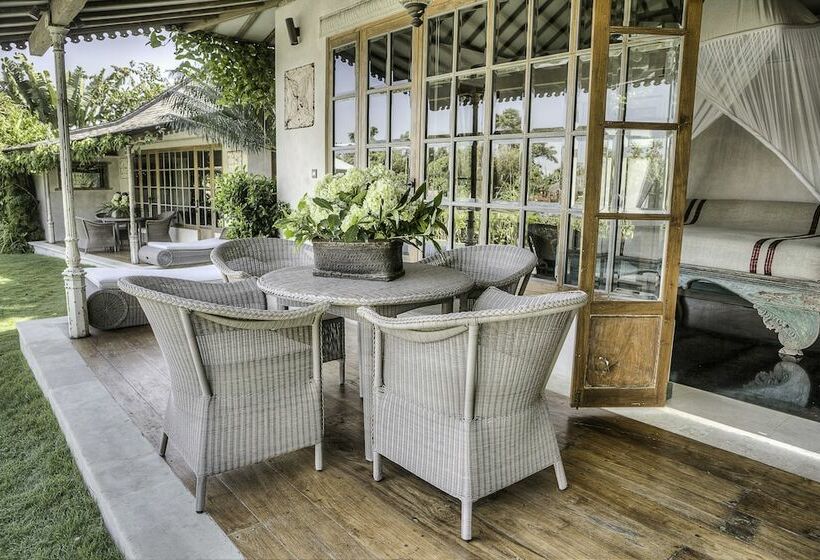 디럭스 스튜디오, Villa Artis