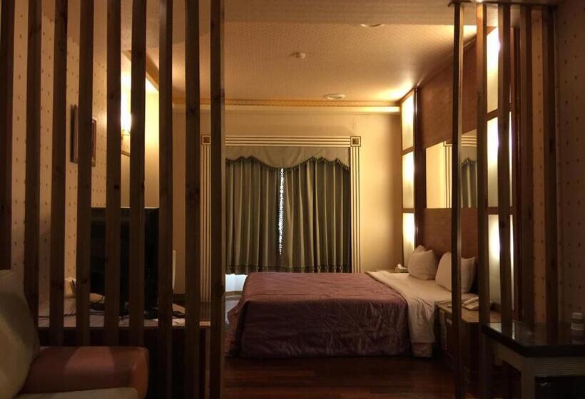 اتاق لوکس, Changsing Business Motel