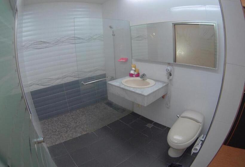 اتاق کلاسیک سه تخته, Changsing Business Motel