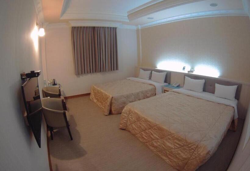 اتاق کلاسیک سه تخته, Changsing Business Motel