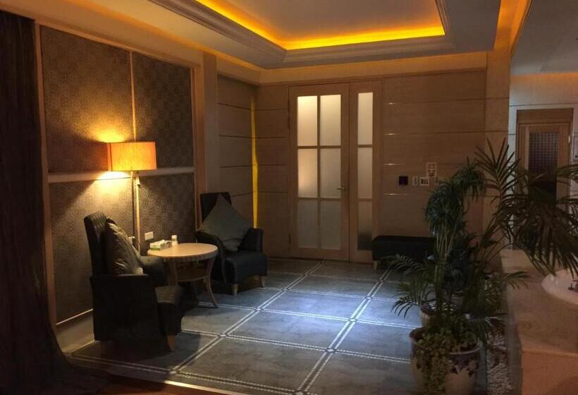 اتاق لوکس چهار تخته, Changsing Business Motel