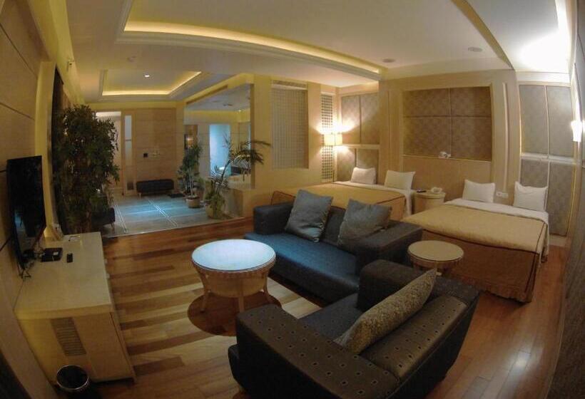 اتاق لوکس چهار تخته, Changsing Business Motel