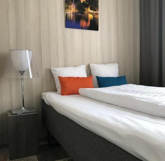 غرفة قياسية لذوى الاحتياجات الخاصة, Arenahotellet I Uppsala