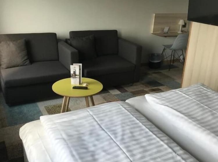 غرفة قياسية رباعية, Arenahotellet I Uppsala
