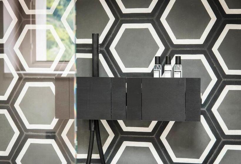 סוויטה דלוקס, Annexe 1888