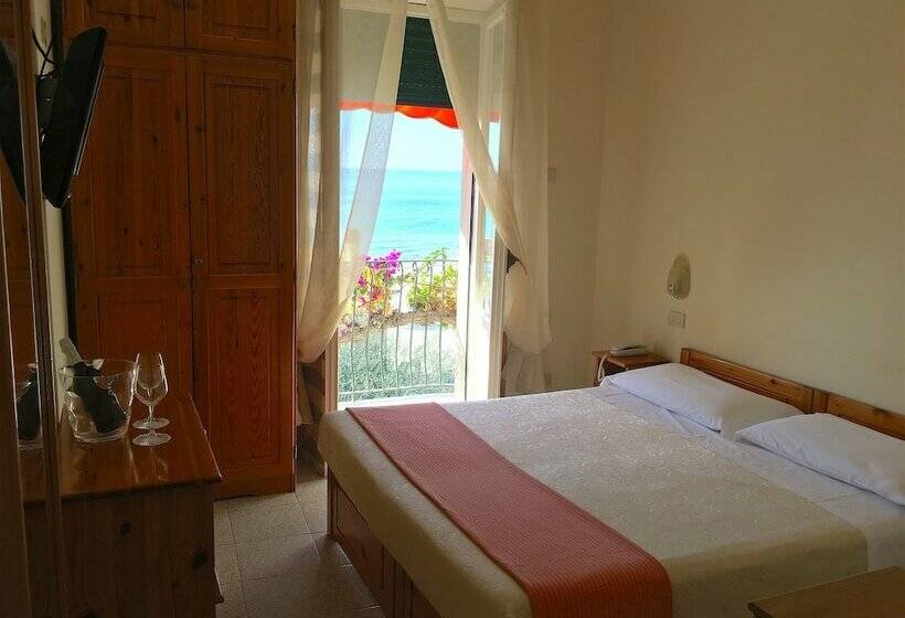 海景标准间带阳台, Marconi