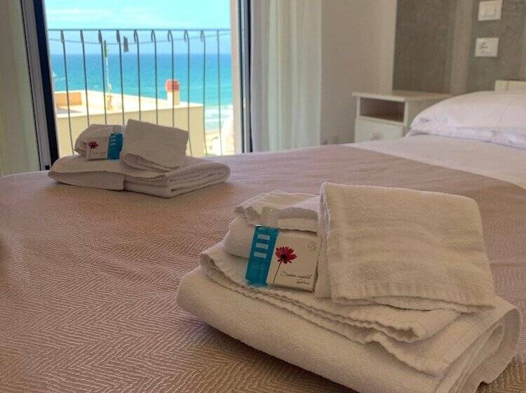 海景标准间带阳台, Marconi