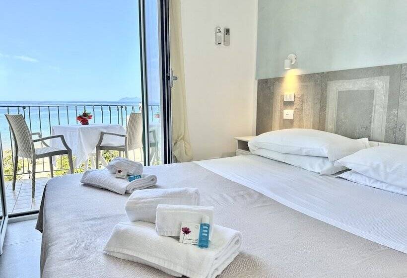 Triple Room Sea View, Marconi