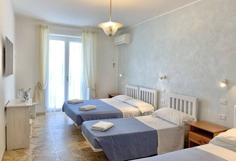 带海景标准四人间, Marconi