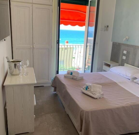 海景标准间带阳台, Marconi