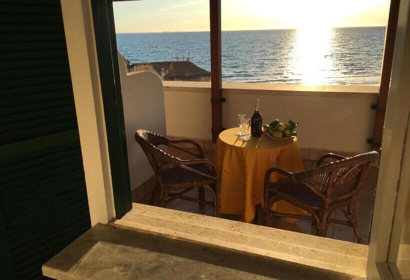 标准间内部标间, Marconi