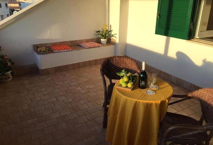 标准间内部标间, Marconi