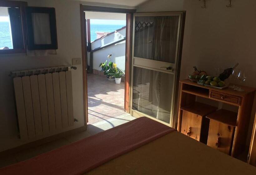 四人标准间, Marconi