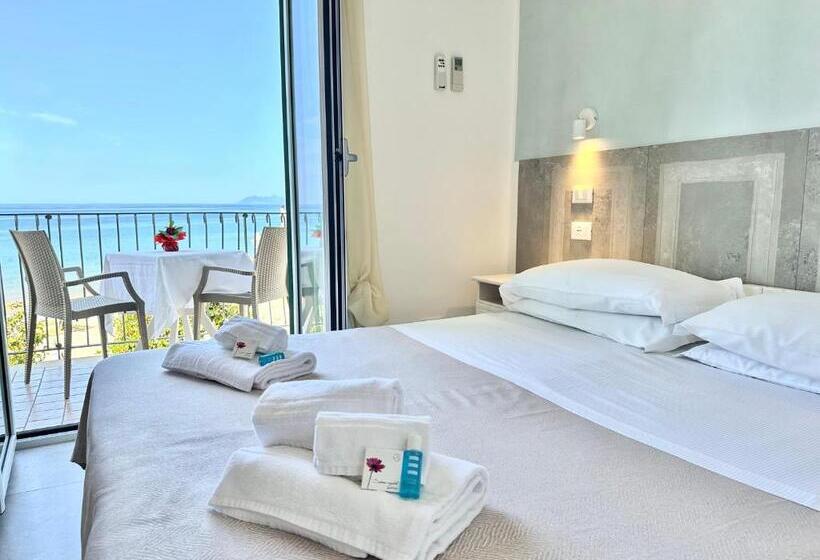 豪华海景房带阳台, Marconi