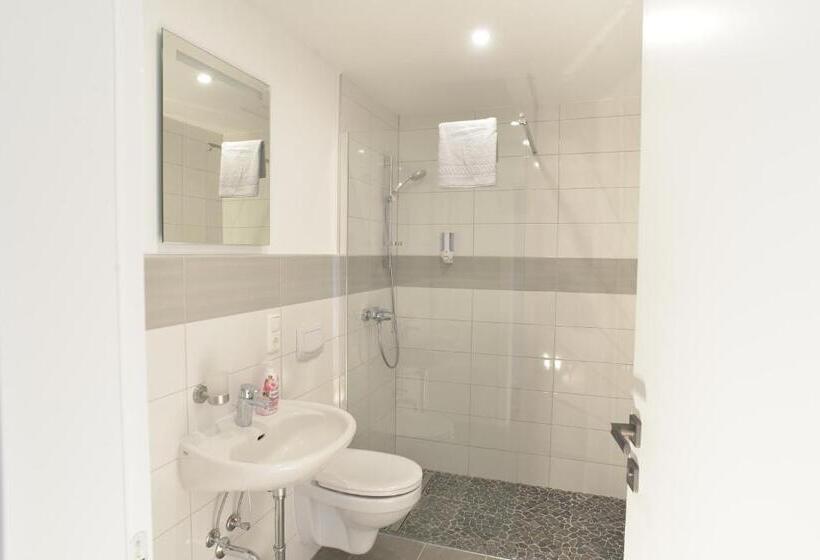 اتاق استاندارد, Zur Eiche