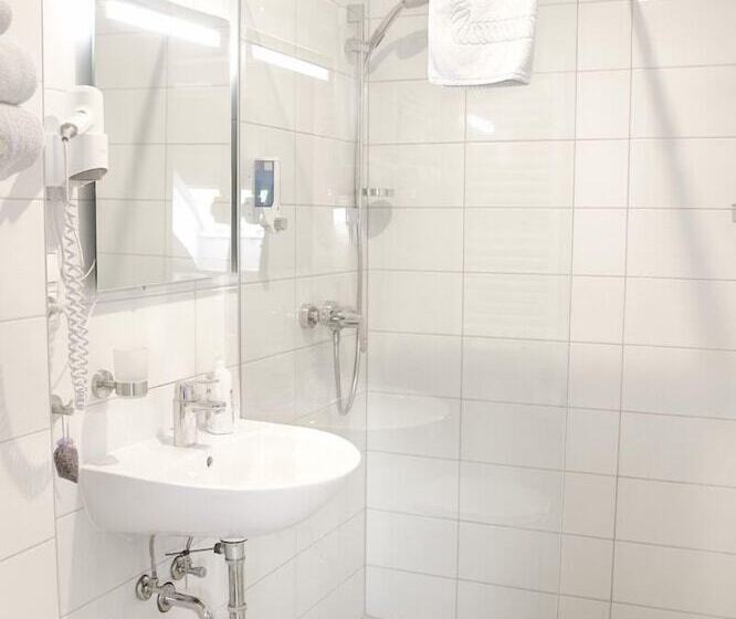 اتاق لوکس یک تخته, Zur Eiche