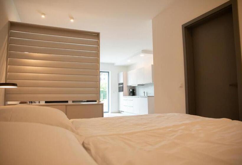 استودیو استاندارد با تراس, Zur Eiche