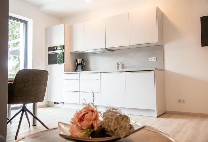 استودیو استاندارد با تراس, Zur Eiche