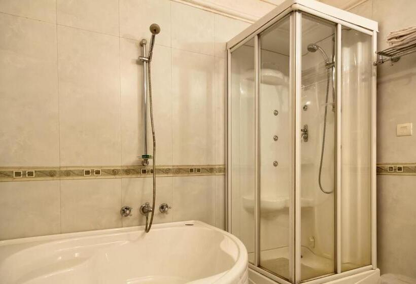 带大床的套房, Welcomheritage Golf View