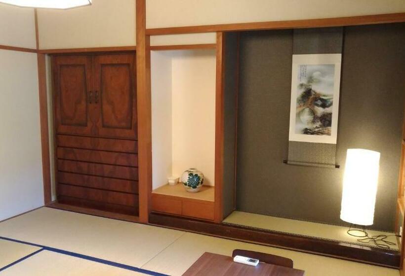 Suite Familiar 2 Quartos, Kinkaku