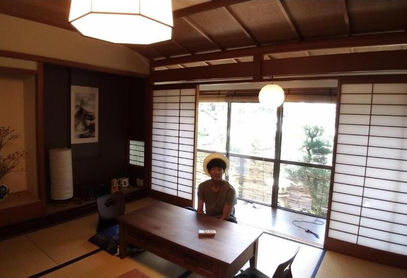 Suite Familiar 2 Quartos, Kinkaku