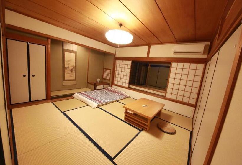 Quarto Quádruplo Estandar, Kinkaku