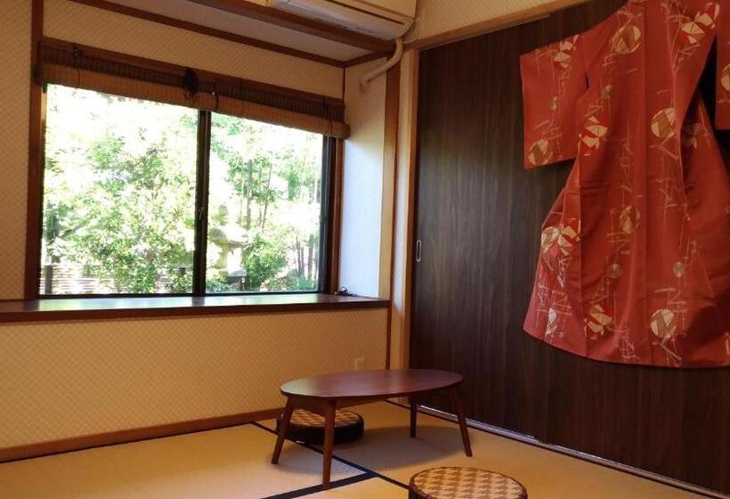 Quarto Estandar Vista Jardim, Kinkaku