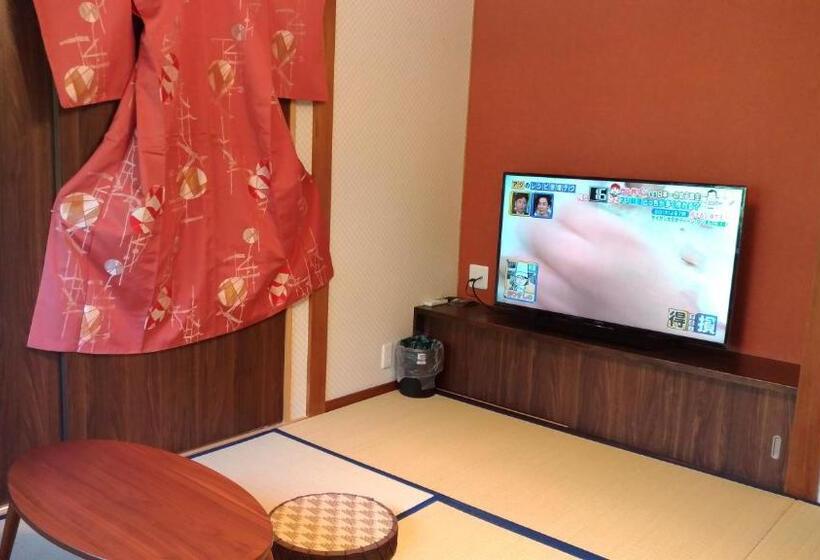 Quarto Estandar Vista Jardim, Kinkaku