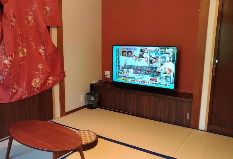 Quarto Estandar Vista Jardim, Kinkaku