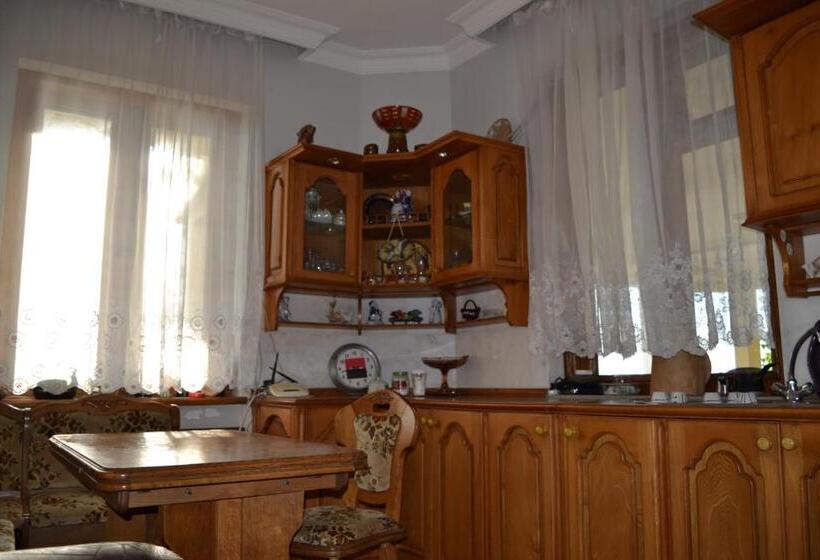 اتاق لوکس با چشمانداز دریا, Beach Front Seaside