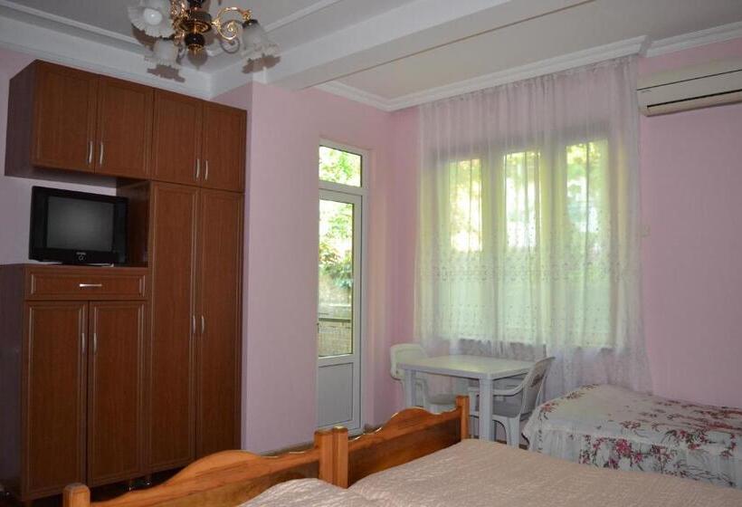 اتاق سه نفره دلوکس با چشمانداز دریا, Beach Front Seaside