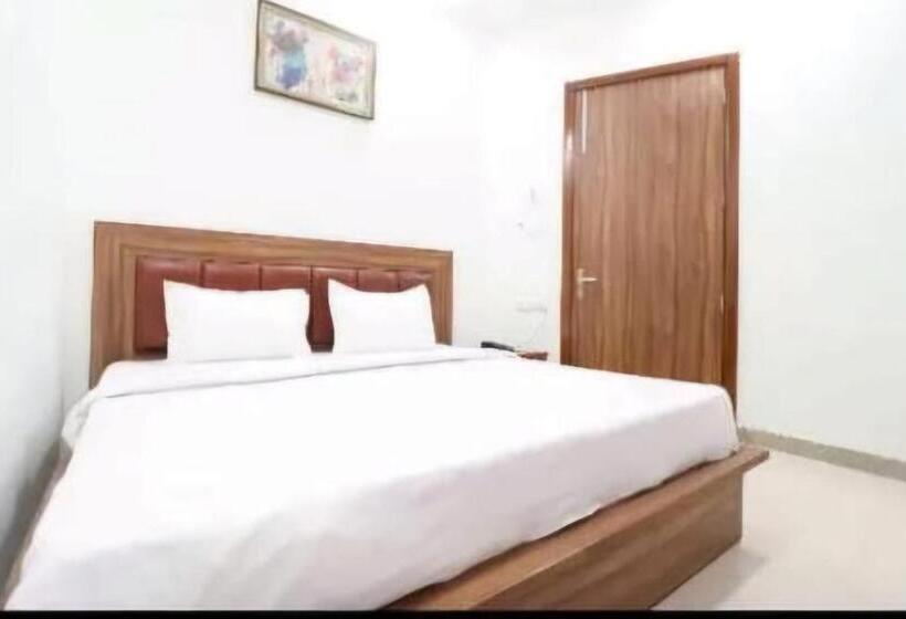 バルコニー付きスタンダードルーム, Four S