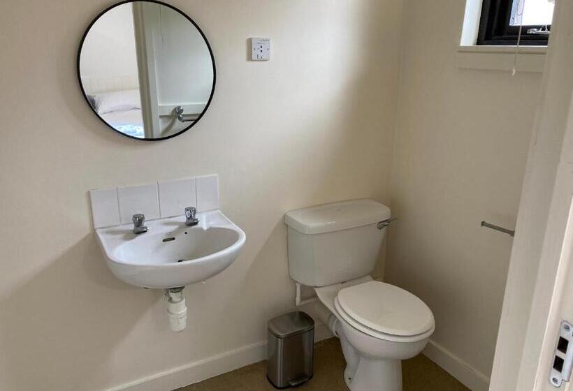 اتاق استاندارد سه نفره, Linlithgow Hostel